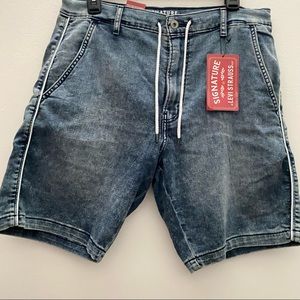 NWT Levi’s Men’s Jean Comfort Chino Shorts Size 32